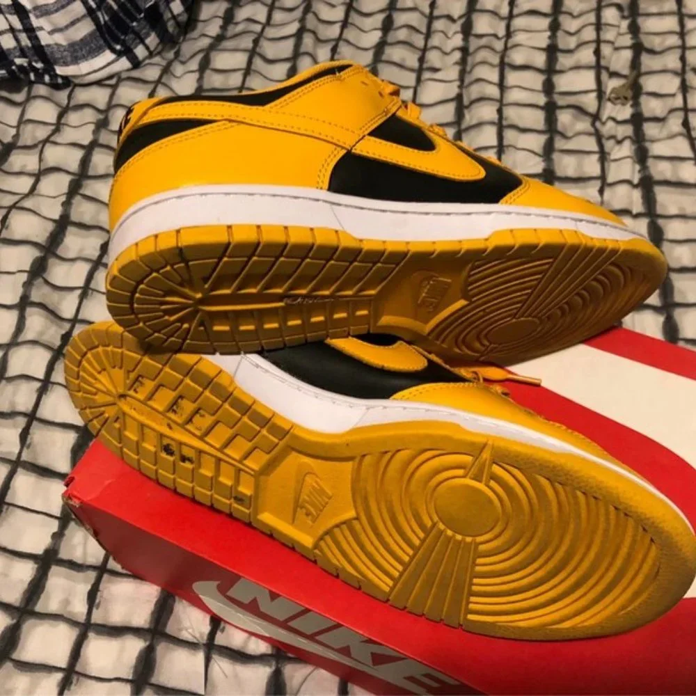 nike Dunks - Picture 2 of 2